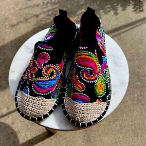 Colorful Embroidered Women's Shoes